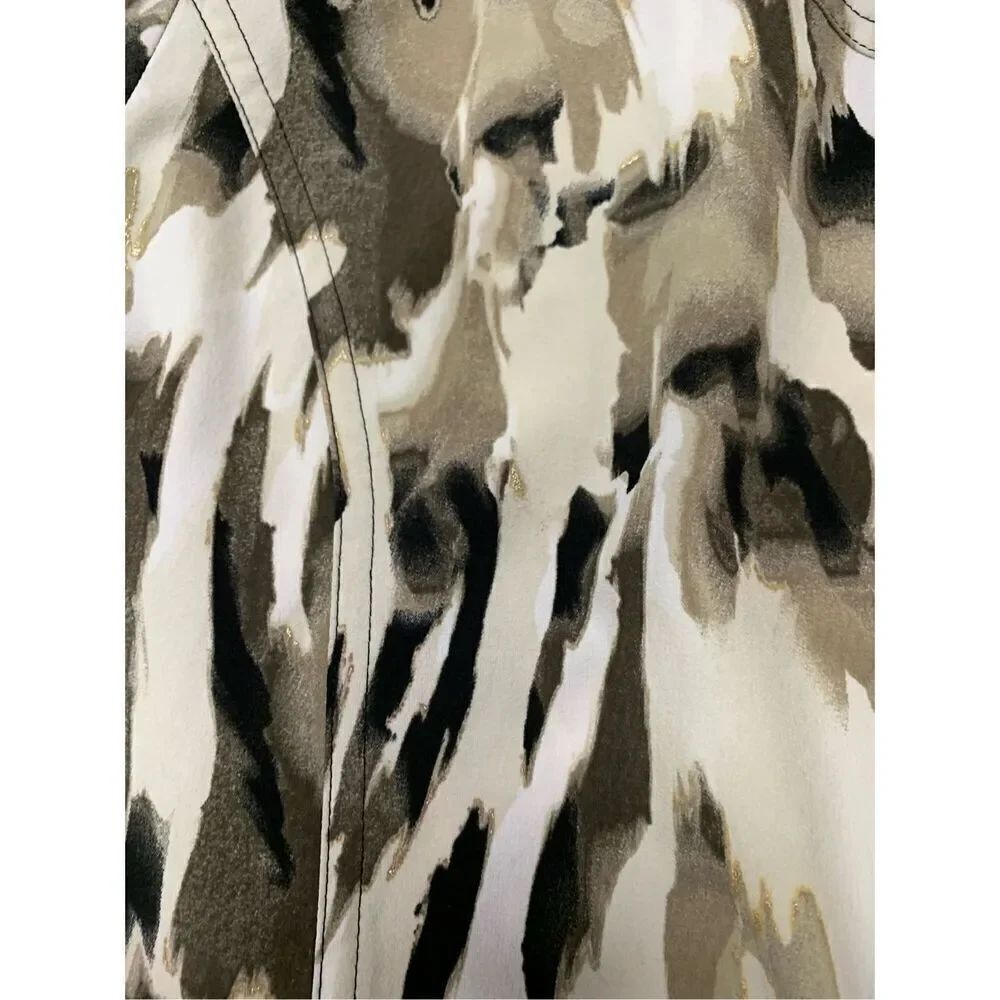 Abstract Patterned Zenergy Activewear Jacket - Picture 6 of 8